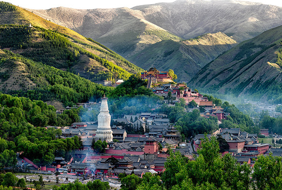 晉祠-平遙古城-喬家大院-綿山-壺口瀑布-洪洞大槐樹- 中國華門-王家大院雙高5日游